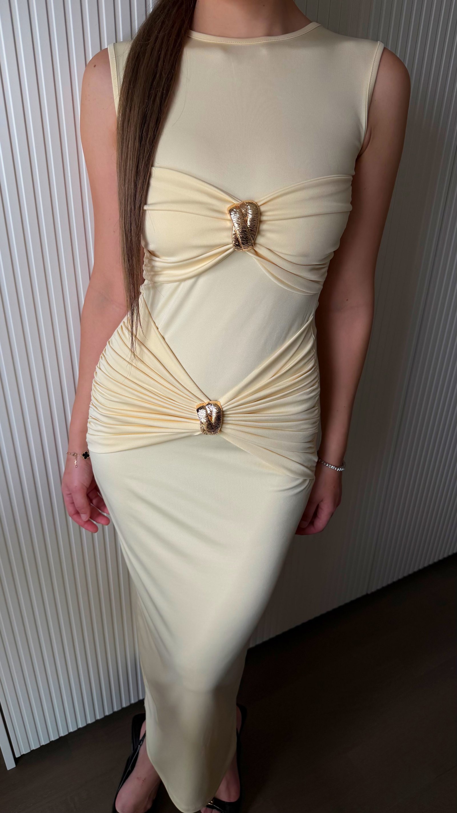 Facetune_15-04-2026-00-37-34