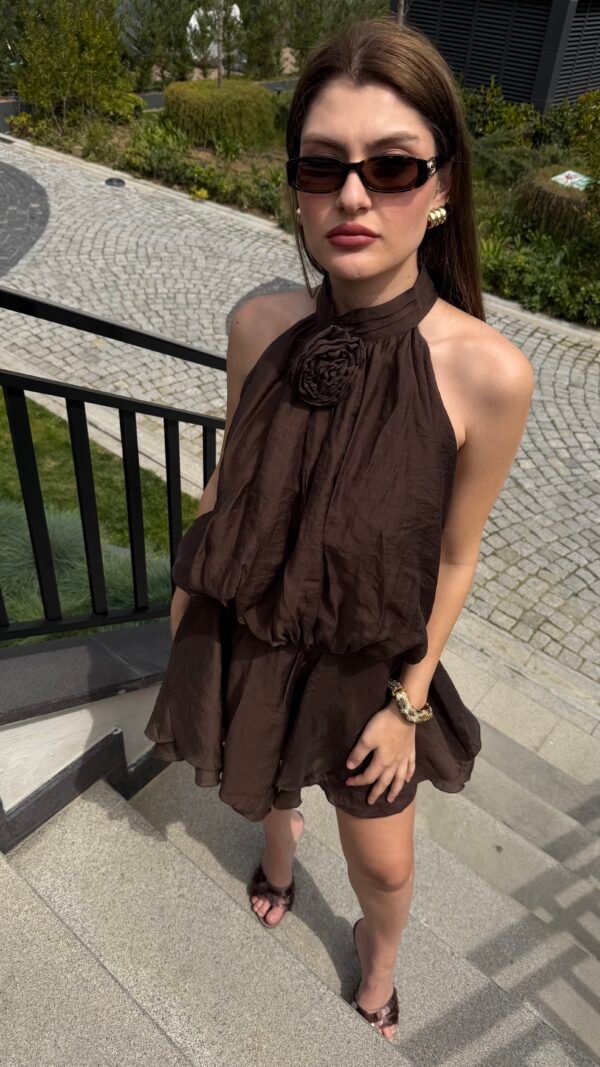 Gül Detaylı Bluz Etek Takım - Kahverengi