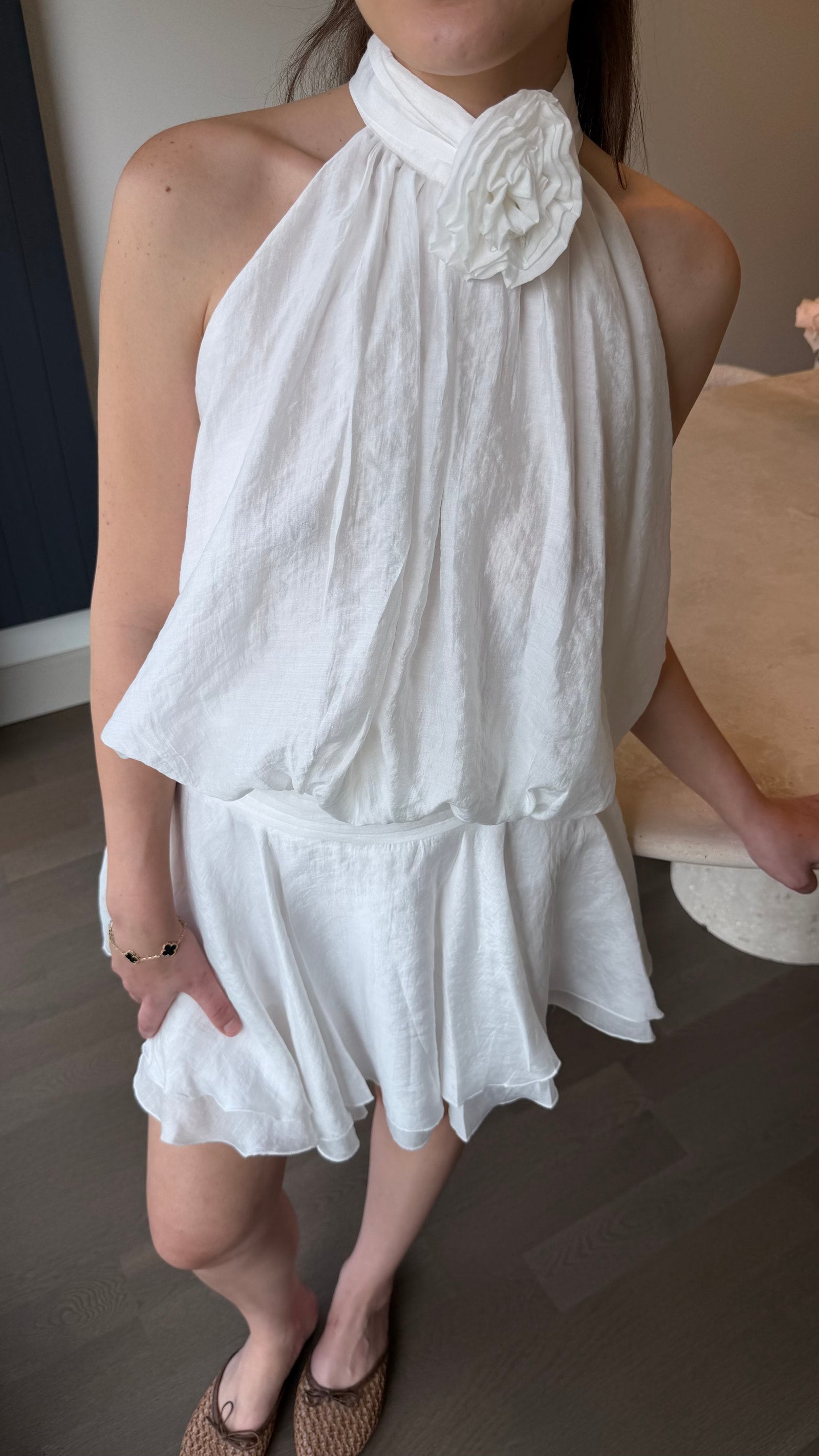 Gül Detaylı Bluz Etek Takım - Beyaz