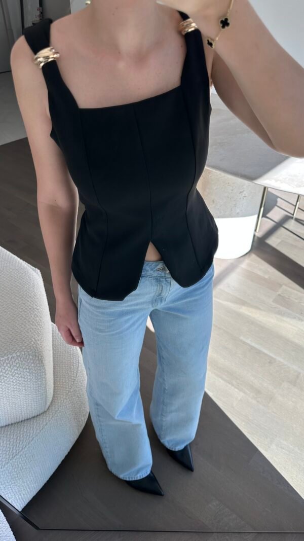 Aksesuar Detaylı Top