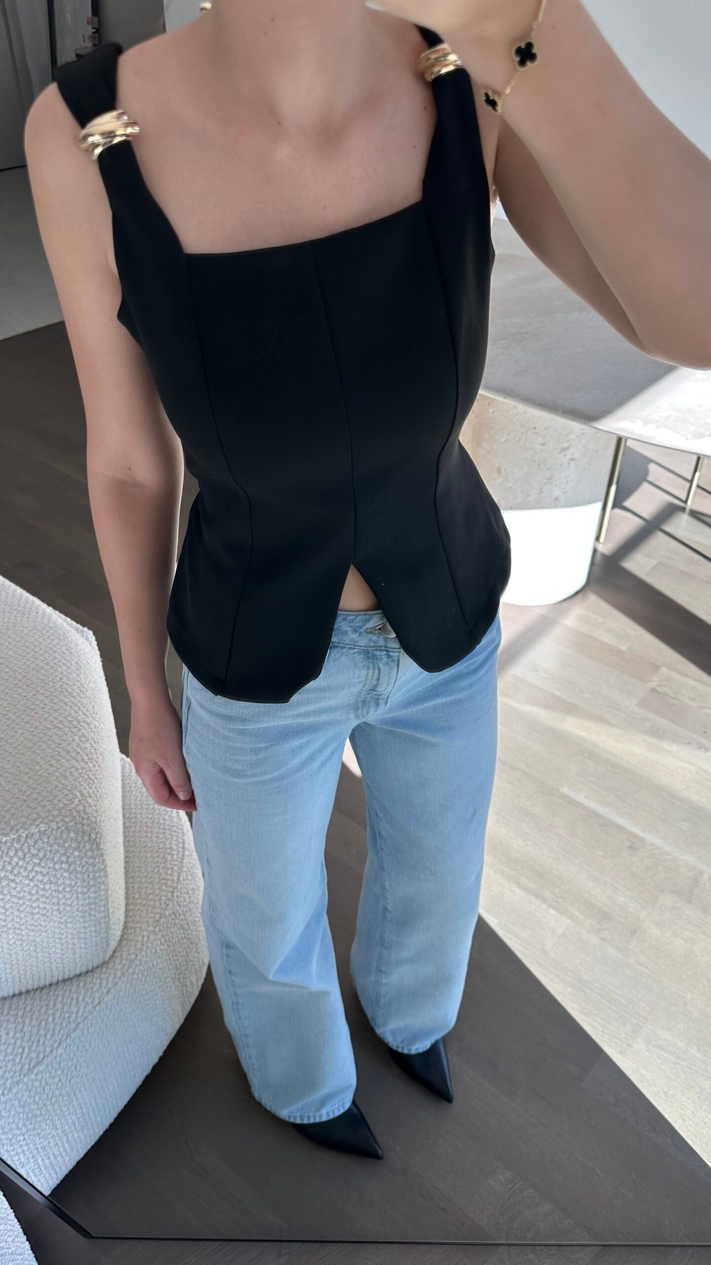 Aksesuar Detaylı Top