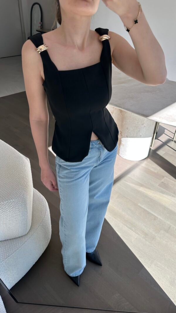 Aksesuar Detaylı Top