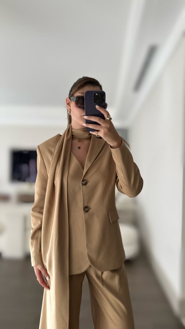 Şal Detaylı Blazer Takım - Camel