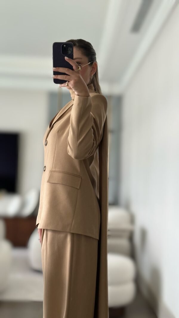 Şal Detaylı Blazer Takım - Camel