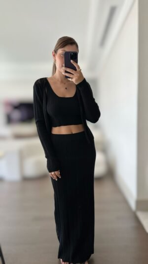 Facetune_23-09-2026-22-54-52
